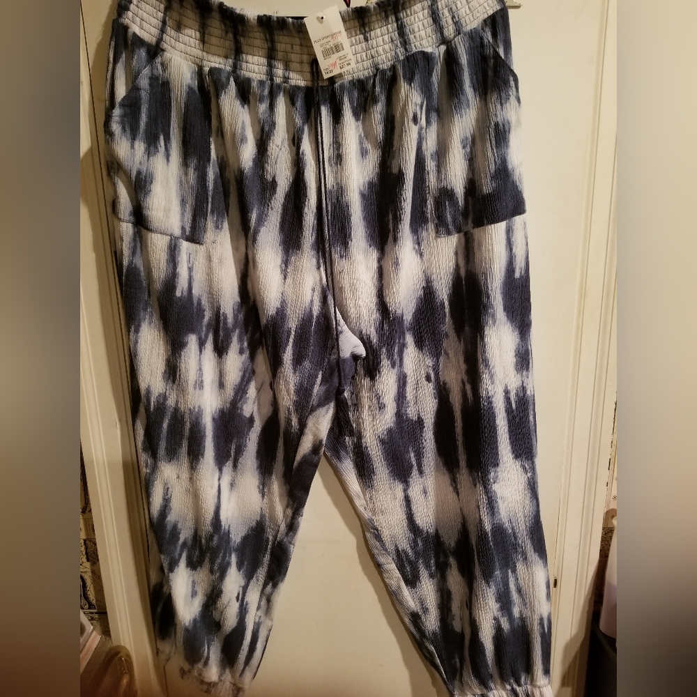 New Cato Women's sz 18/20 summer lounge pants.
